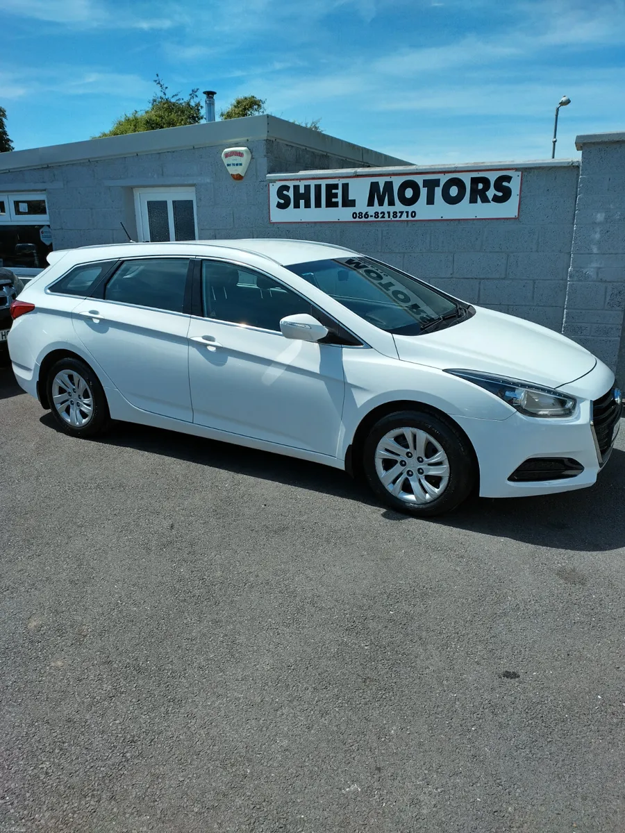 HYUNDAI I40 2017 ESTATE - Image 1