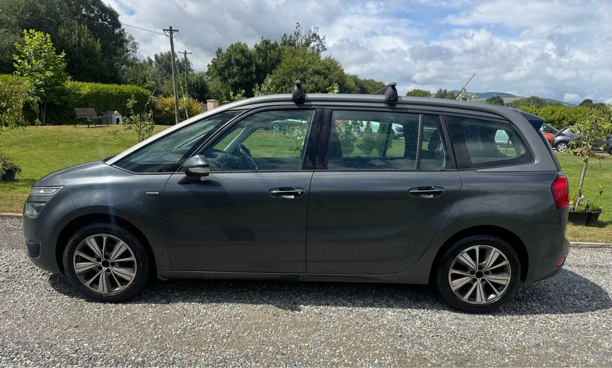 Citroen C4 7 Seater - Image 3