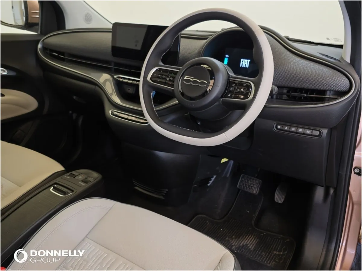 Fiat 500 Electric Hatchback - Image 4