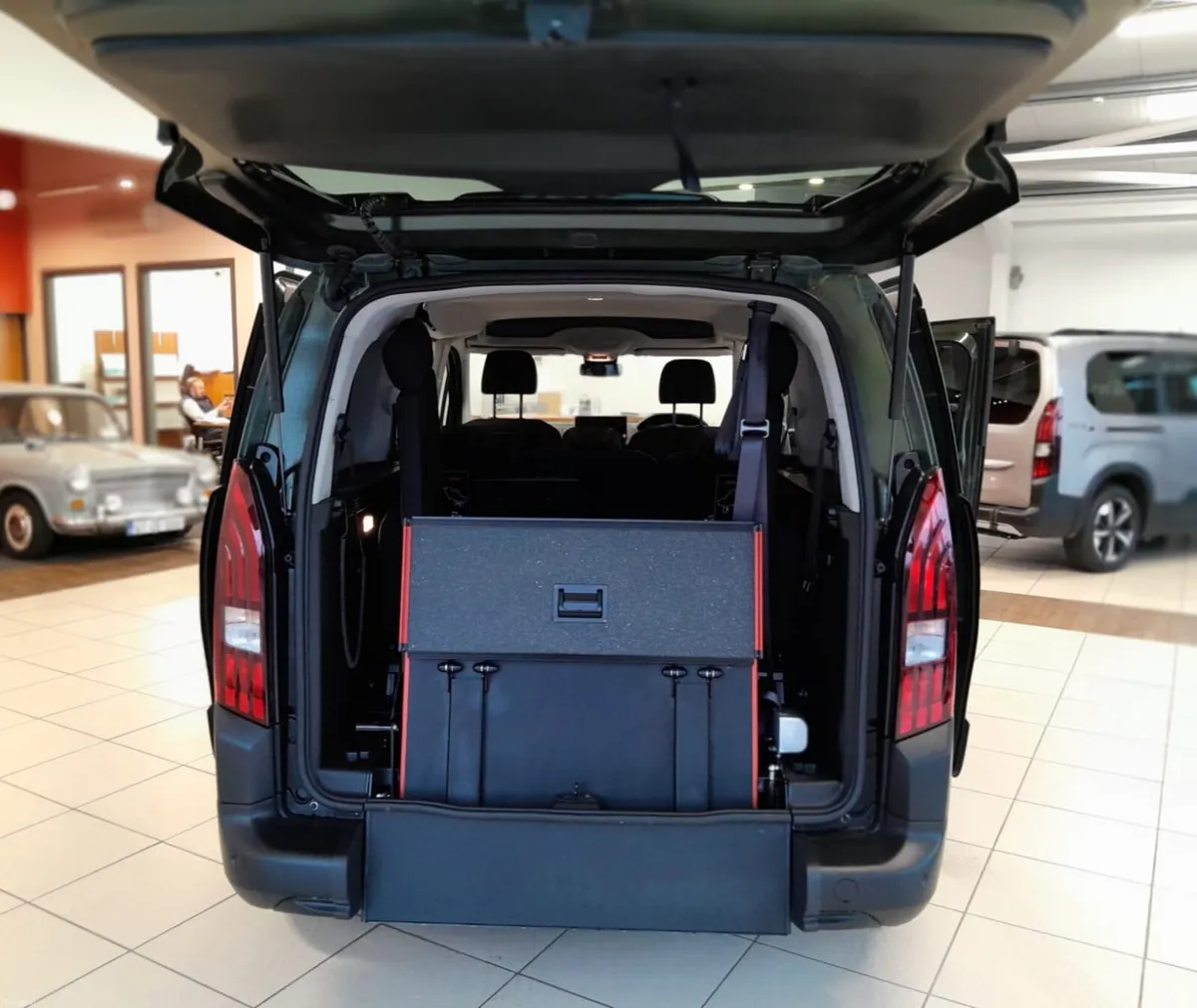 Wheelchair Taxi Peugeot Rifter Horizon 2026 - Image 6