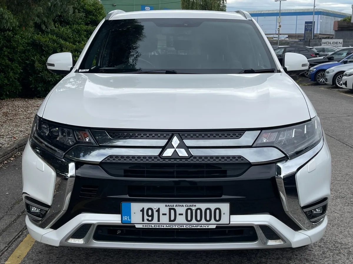 2019 Mitsubishi Outlander #1 YEAR WARRANTY INCLUDE - Image 4