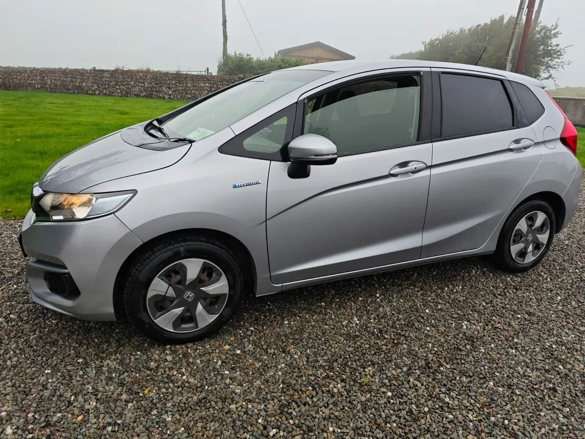 HONDA FIT AUTO HYBRID - Image 1