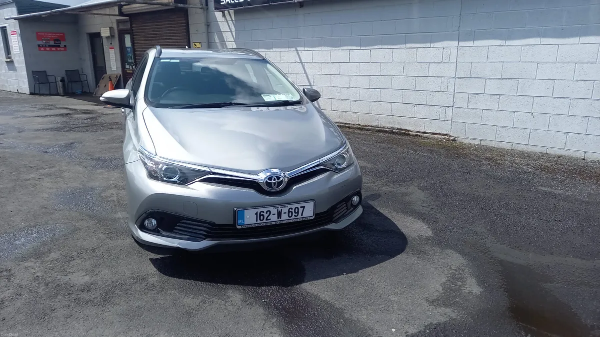 Toyota Auris 1.4D4D Estate - Image 4