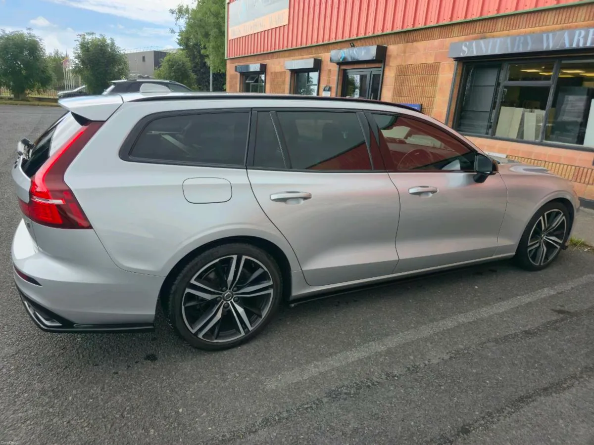 Volvo V60 R Design B4 - Image 4