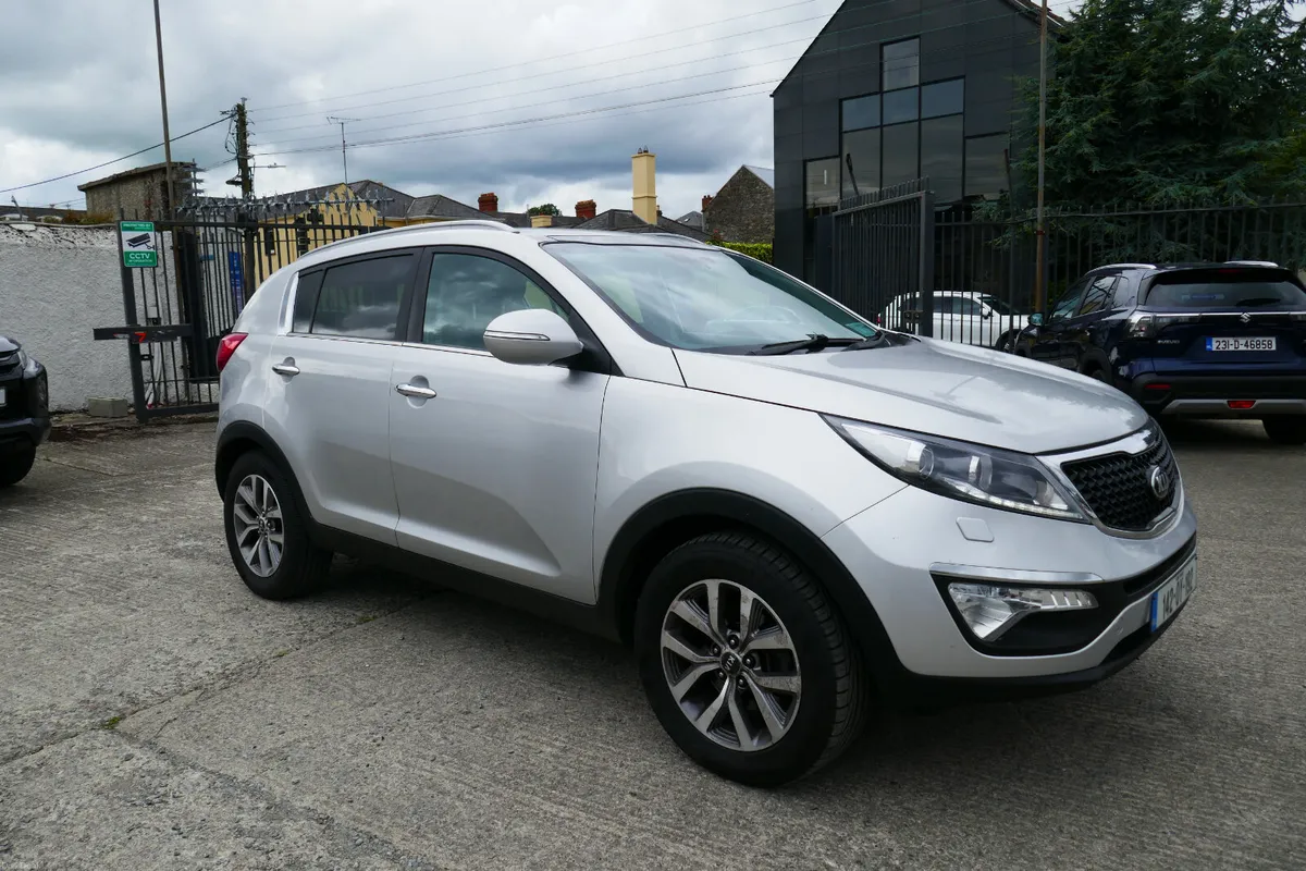 142, KIA SPORTAGE GSE 4DR - Image 2