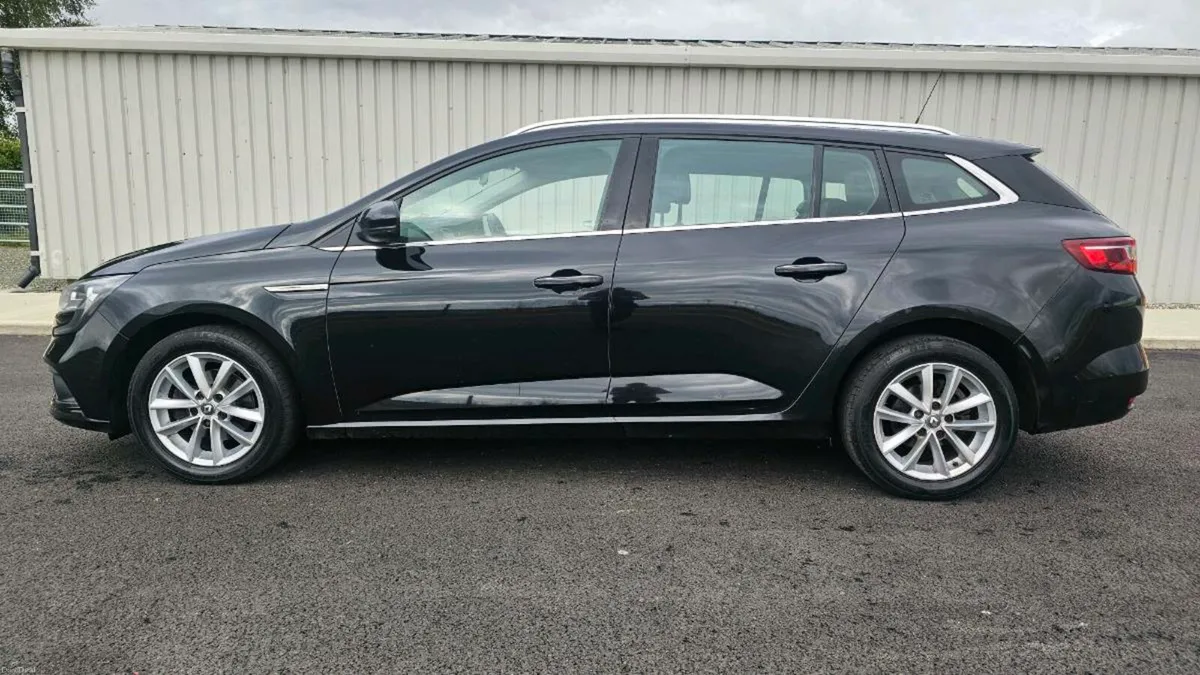 /// 2017 RENAULT MEGANE ESTATE - Image 4