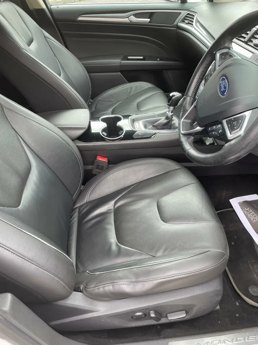 152 Ford mondea white - Image 4