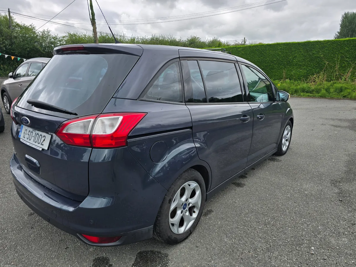 12 Ford Grand C-Max 7 Seater 1.6D Zetec - Image 3