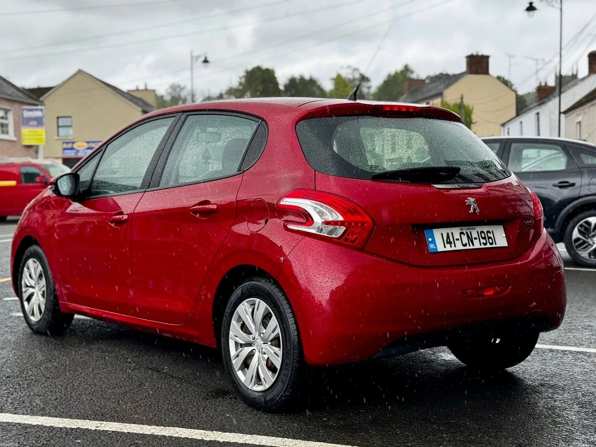 Peugeot 208 - Image 4