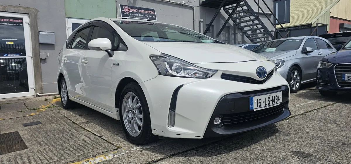 2015 Toyota Prius Alpha(TOP SPEC) 6 MONTH WARRANTY - Image 4
