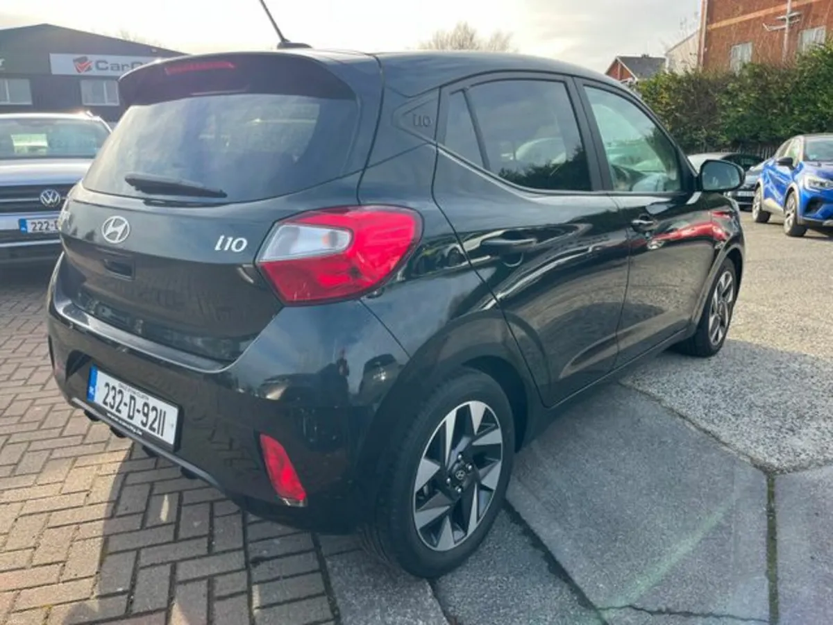 Hyundai i10 Deluxe Plus 5DR - Image 4