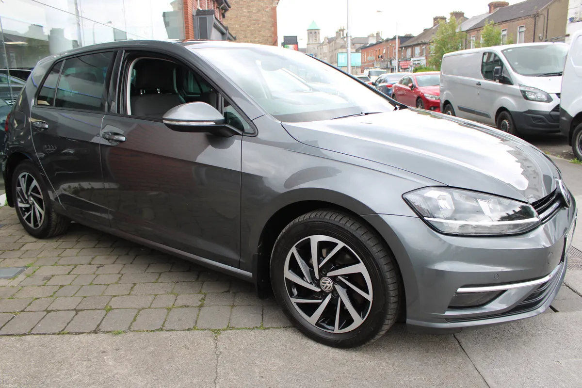 Volkswagen Golf 1.6 TDI MATCH 2020 - Image 2