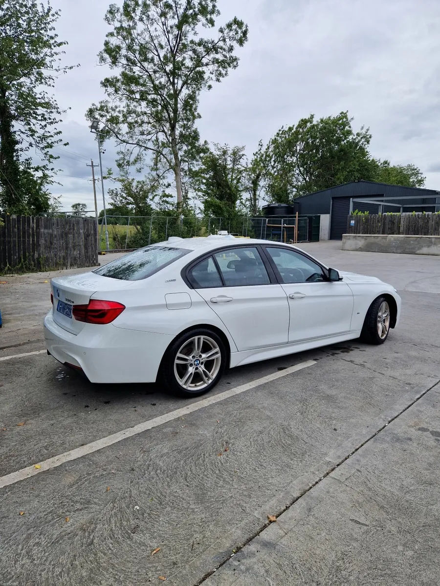 2018 BMW 330e M Sport *LOW MILEAGE* - Image 6