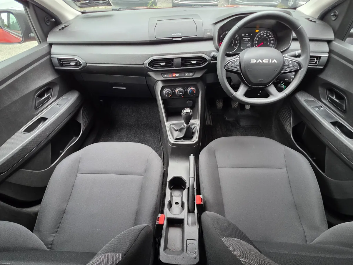 2024 Dacia Jogger 1.0 TCe ESSENTIAL  // 7 SEATERS - Image 5