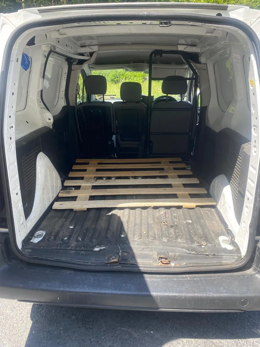 2016 Peugeot Partner Tested - Image 3