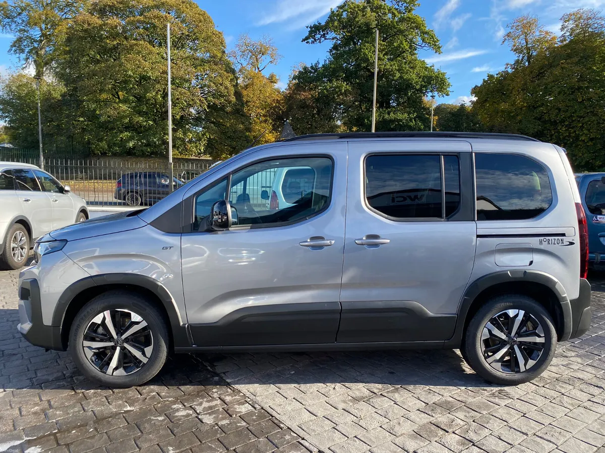 Wheelchair Taxi Peugeot Rifter Horizon - Image 5