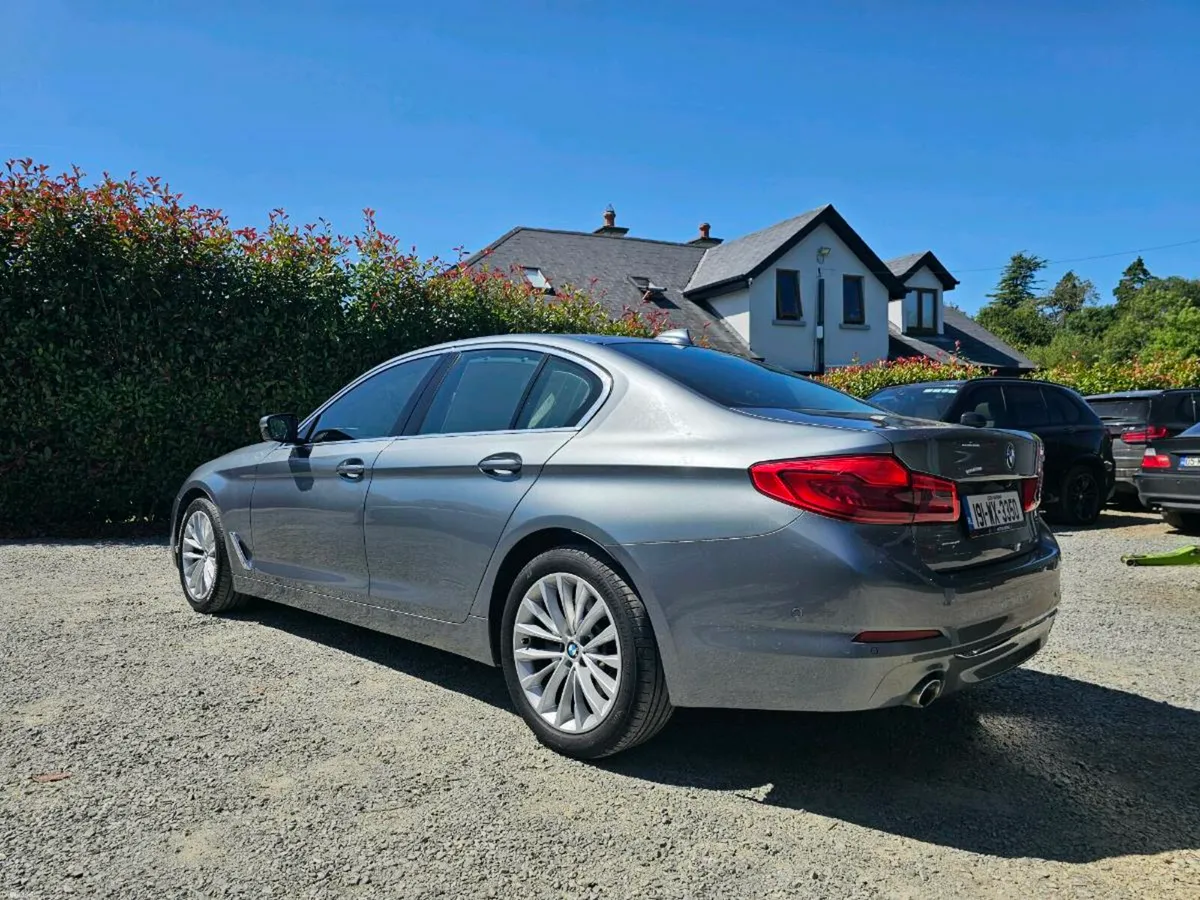 BMW G30 523d Luxury Edition - Image 4