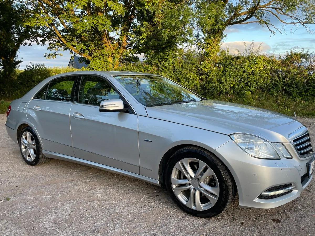 Mercedes E220 - Image 2