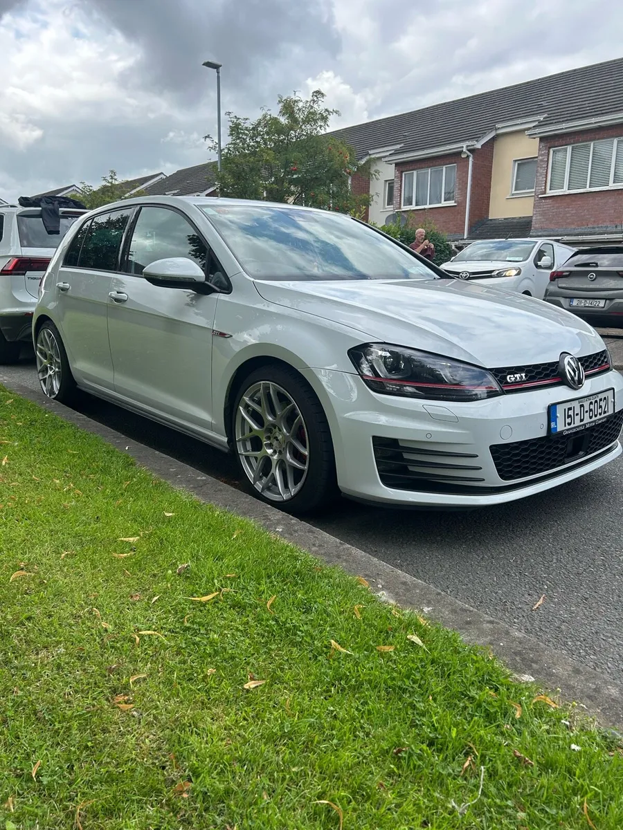 Volkswagen Golf Gti 2.0 TSI DSG - Image 3