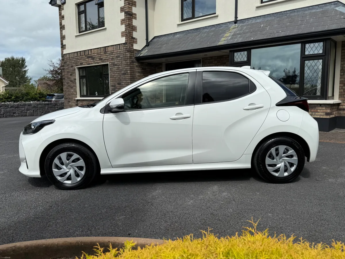 Now Reserved! 211 Toyota Yaris Hybrid Auto! - Image 4