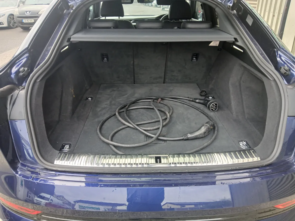 Audi e-tron 2021 low mileage 1 owner - Image 6