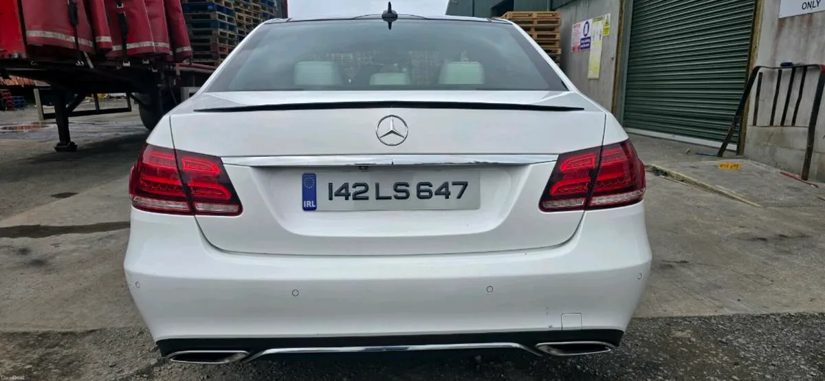 MERCEDES E300  MHEV - Image 2