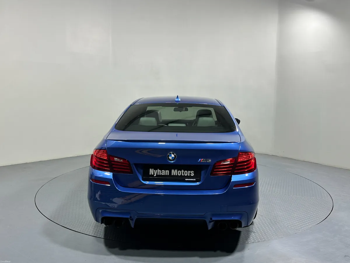 BMW M5 4.4 V8 132 - Image 6