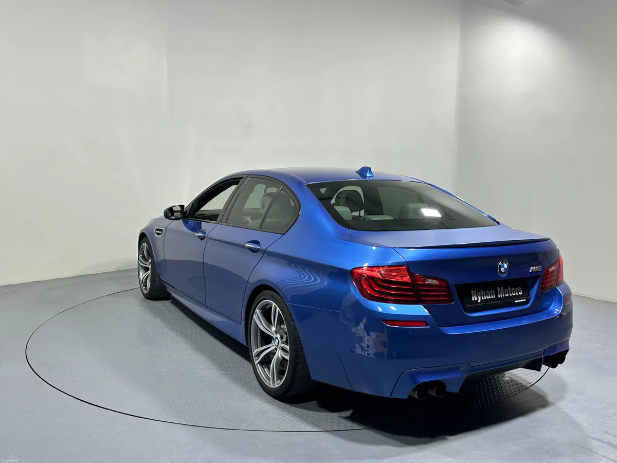 BMW M5 4.4 V8 132 - Image 5