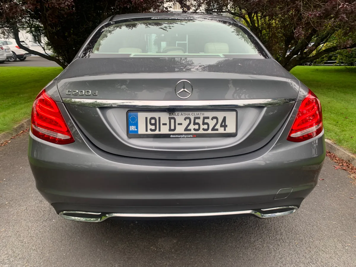Mercedes-Benz C-Class 2019 - Image 3