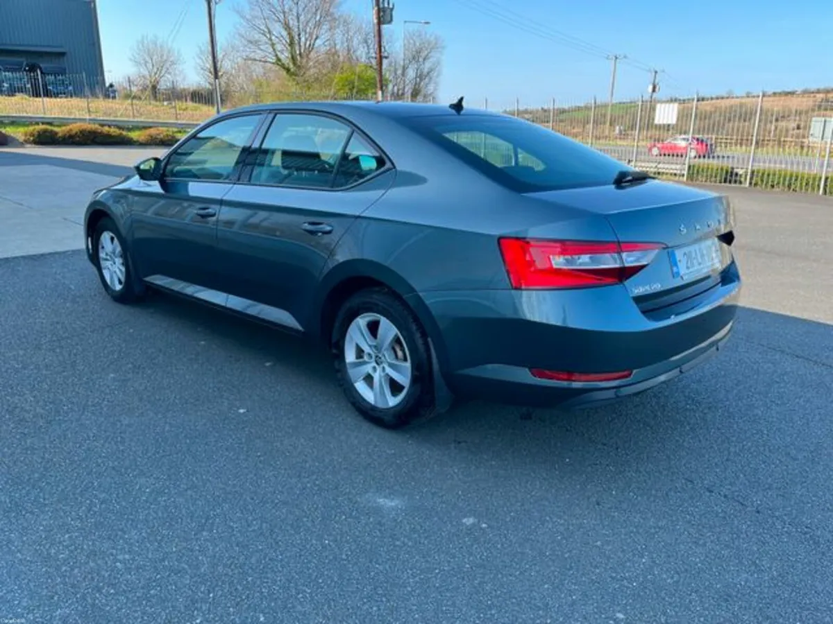 Skoda Superb 1.6tdi 120HP DSG 4D - Image 3