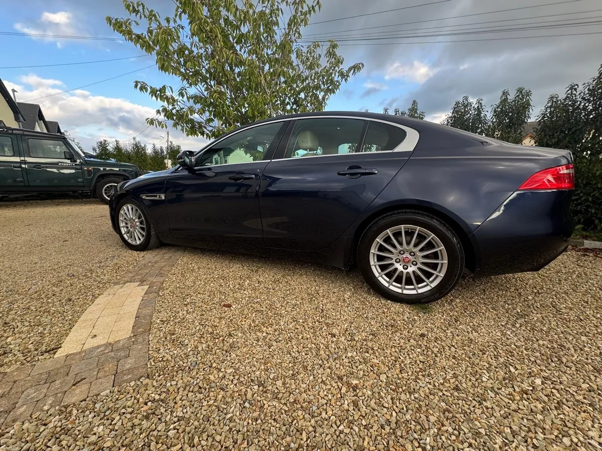2017 Jaguar XE Auto Leather, 117kkm, Irish 1 Owner - Image 4