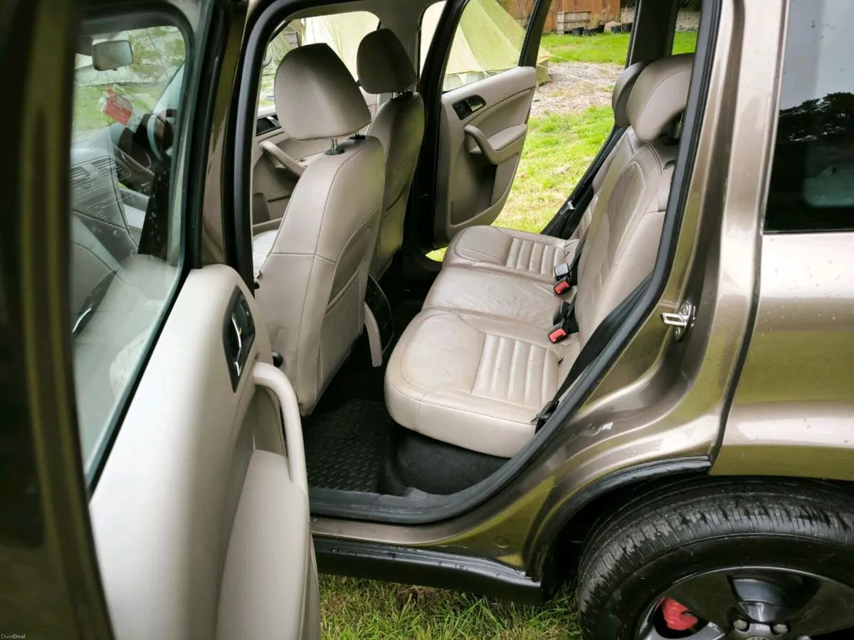 Car - Image 6