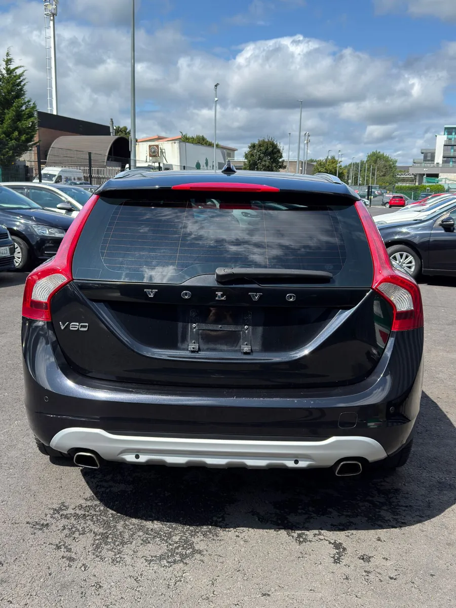 Volvo v60 black - Image 6