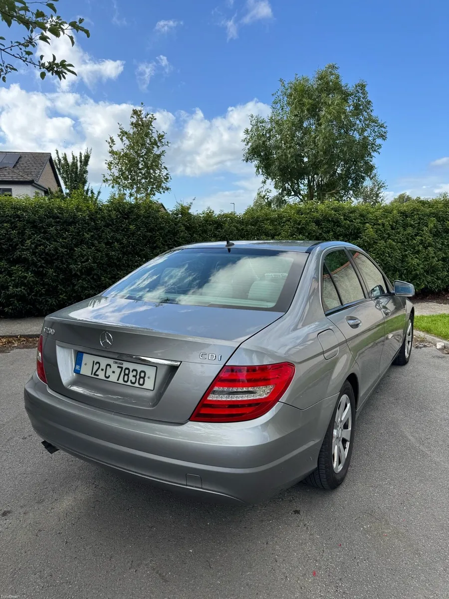 Mercedes-Benz C-Class C200 2012 - Image 3