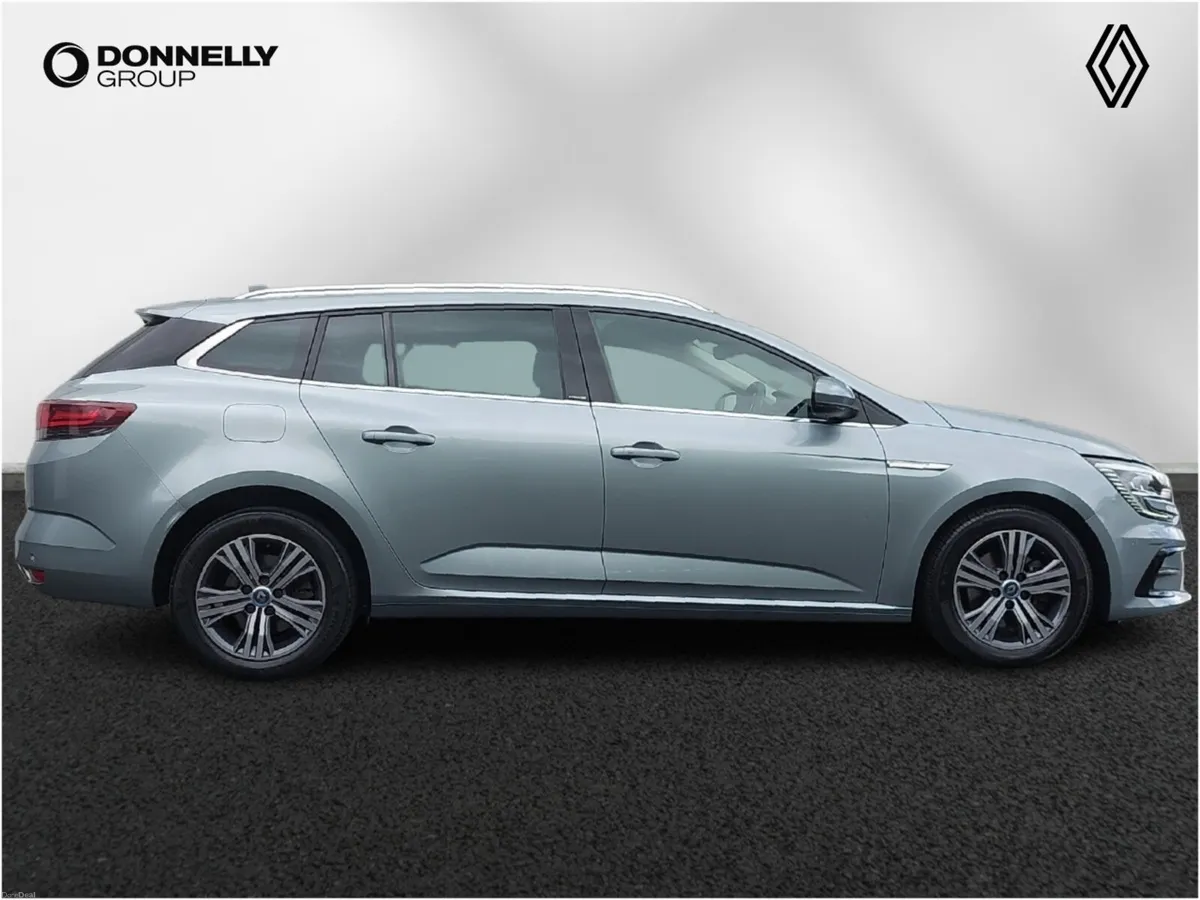 Renault Megane Sport Tourer Iconic - Image 3