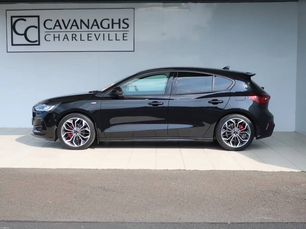 2023 FOCUS 1.5TDCi ST-LINE X 120PS WITH EXTRAS - Image 2
