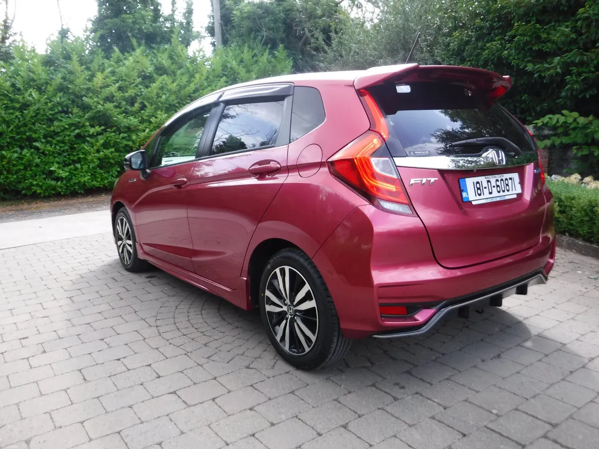 Honda Fit 1.5 AUTO HYBRID SPORTS NCT 7/27 - Image 4