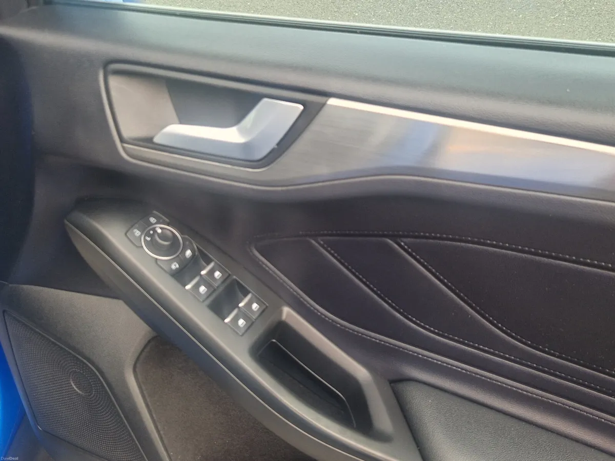 Ford Focus Titanium 1.0 Petrol Automatic 2022 - Image 4