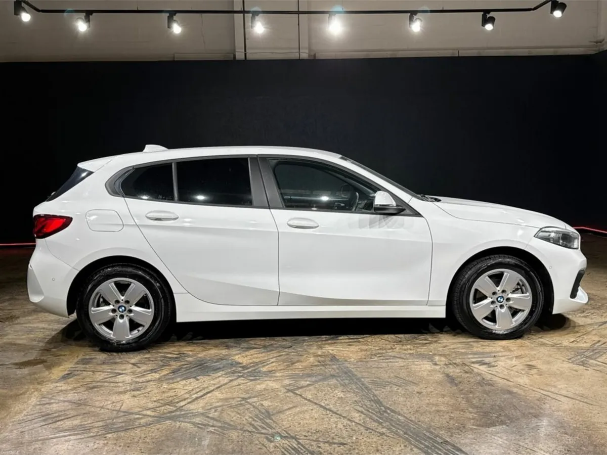 BMW 1-Series 1.5 AUTO - FACE LIFT - CRUISE CONTROL - Image 3