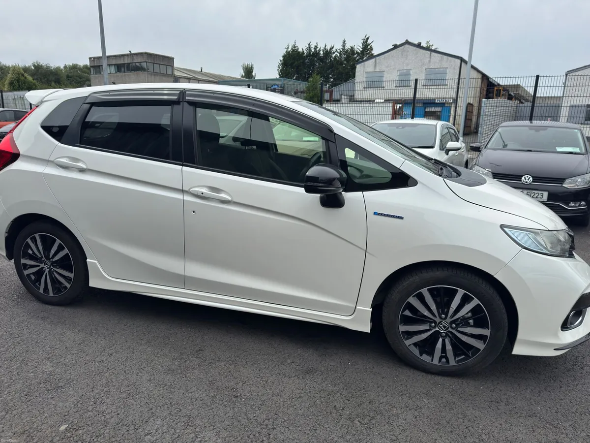 honda fit hybrid 2018 - Image 2