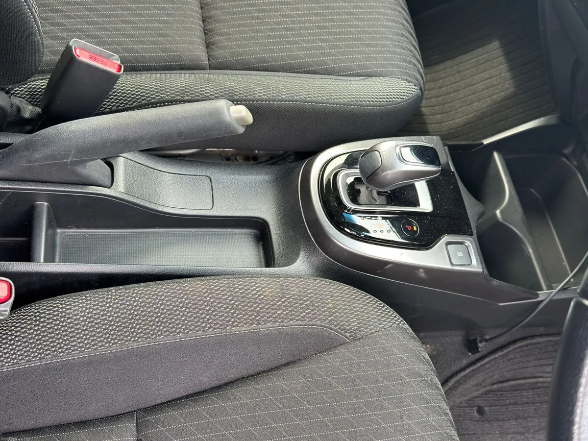 honda fit hybrid 2018 - Image 6