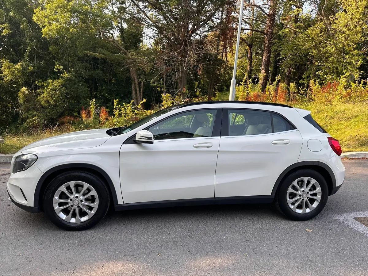 Mercedes-Benz GLA 2015 - Image 2