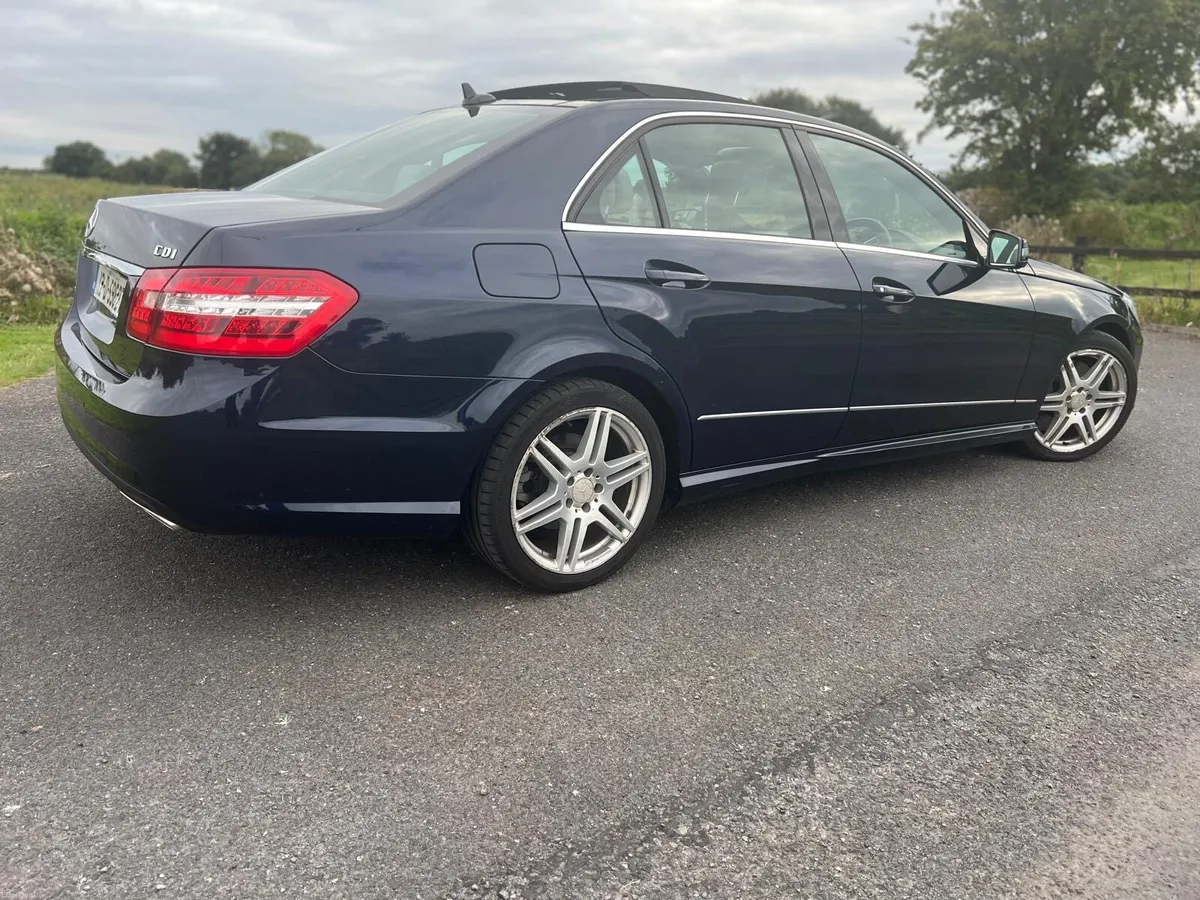 Mercedes Benz E350 - Image 2