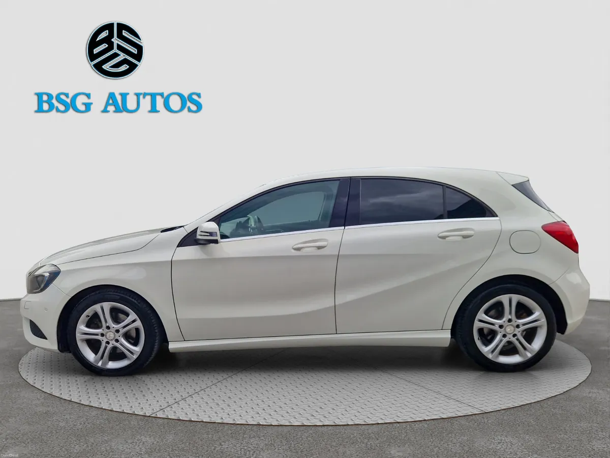 2014 MERCEDES BENZ A-CLASS  AUTO * LOW MILES 41K* - Image 4
