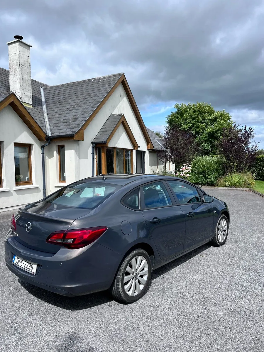 Opel Astra 2013 - Image 3