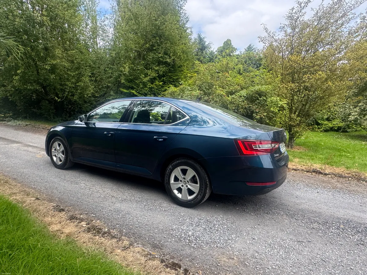 19 Skoda Superb 2.0TDI AMBITION - Image 3