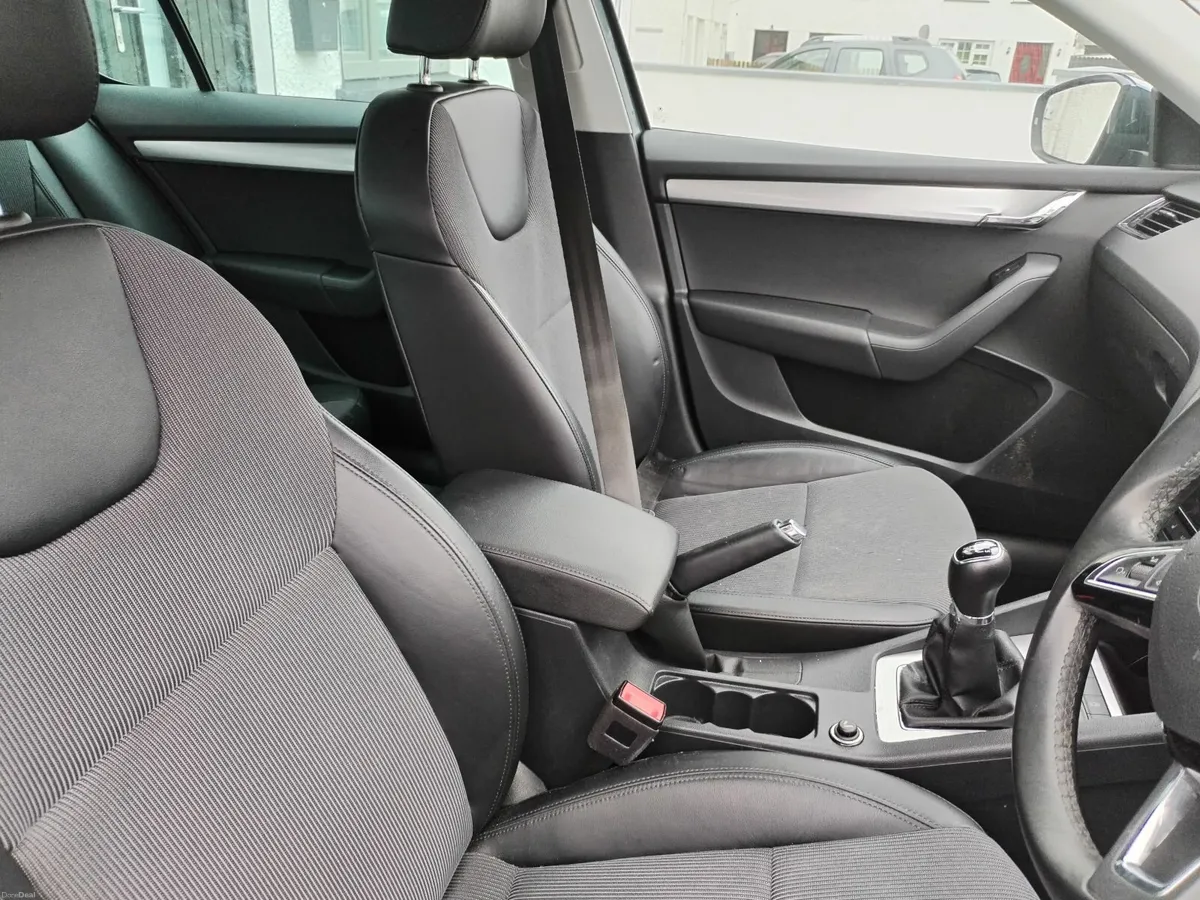 Skoda Octavia Soleil Mk3 5E only 84000km NCT 09.27 - Image 4