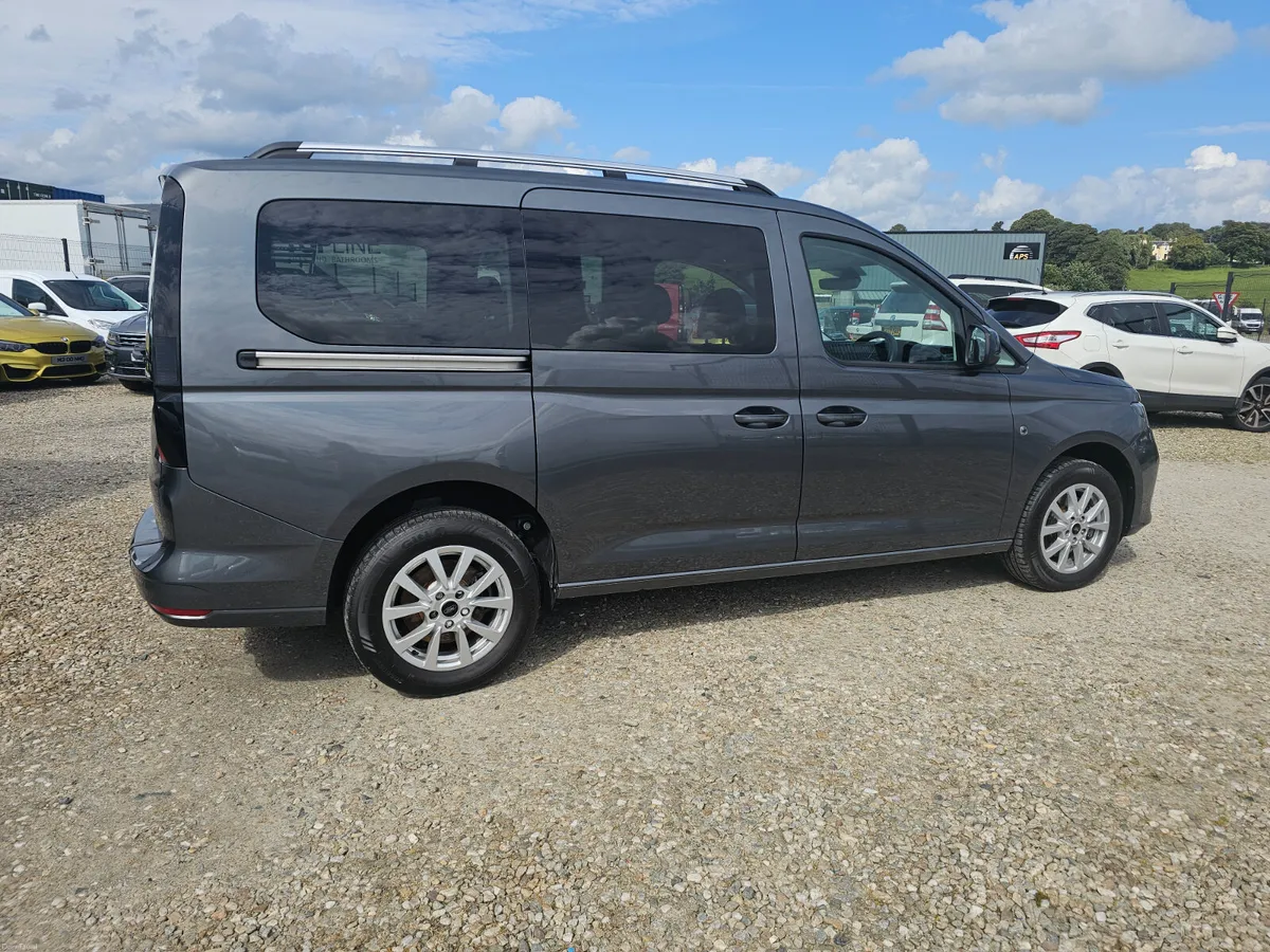 Ford Tourneo Connect Titanium Wheelchair Acces2023 - Image 4