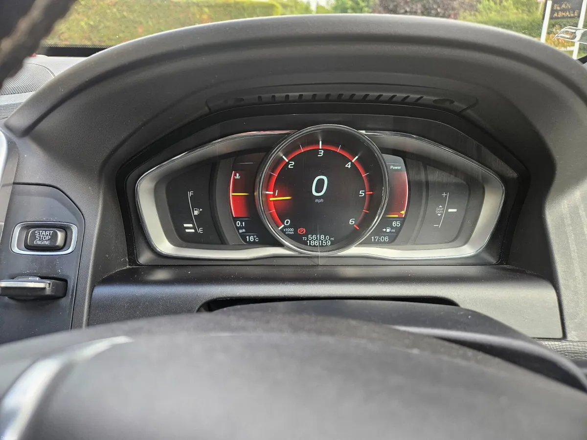 Volvo XC60 2015 - Image 2