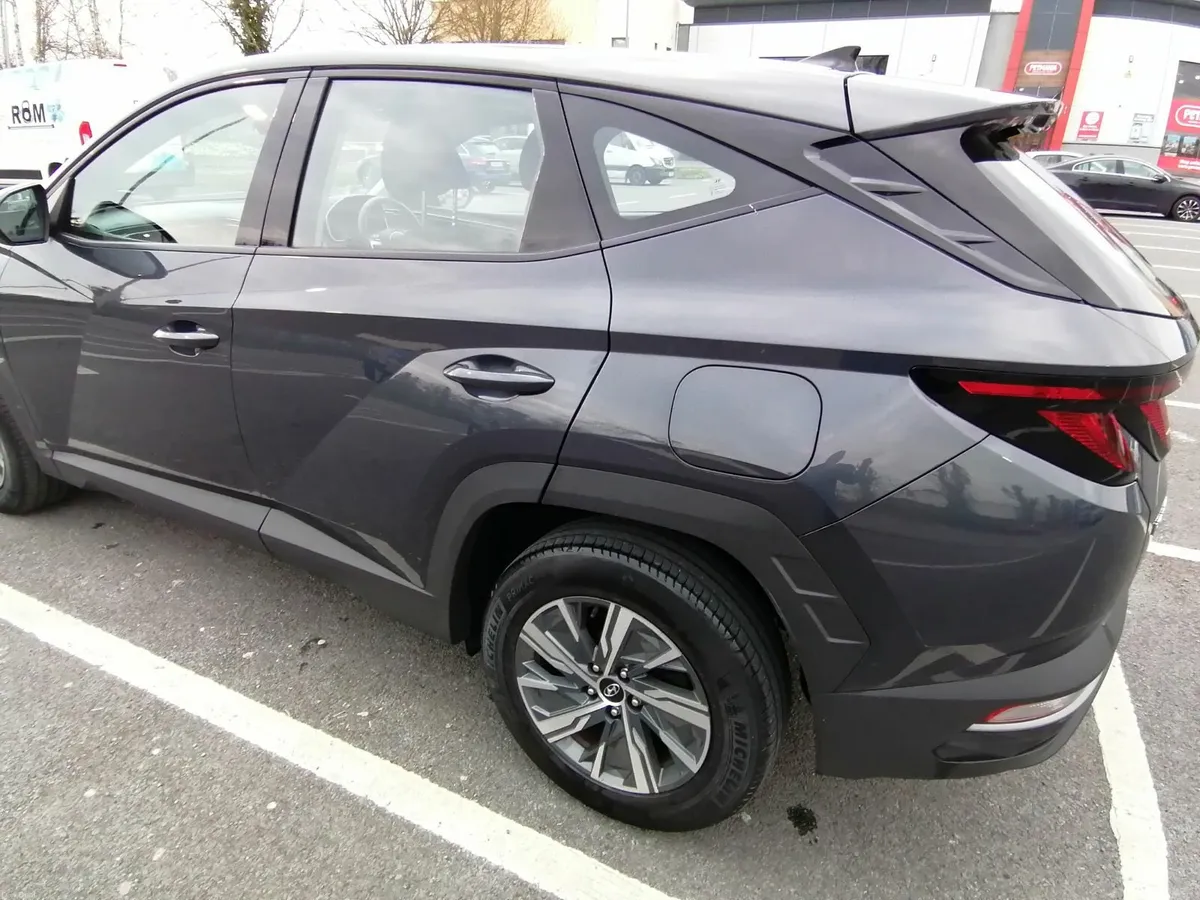 Hyundai Tucson Comfort Plus HEV-Hybrid-1 owner - Image 3